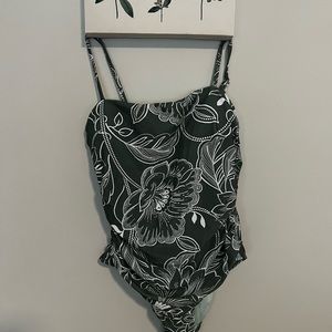 New with tags Cupshe one piece size M